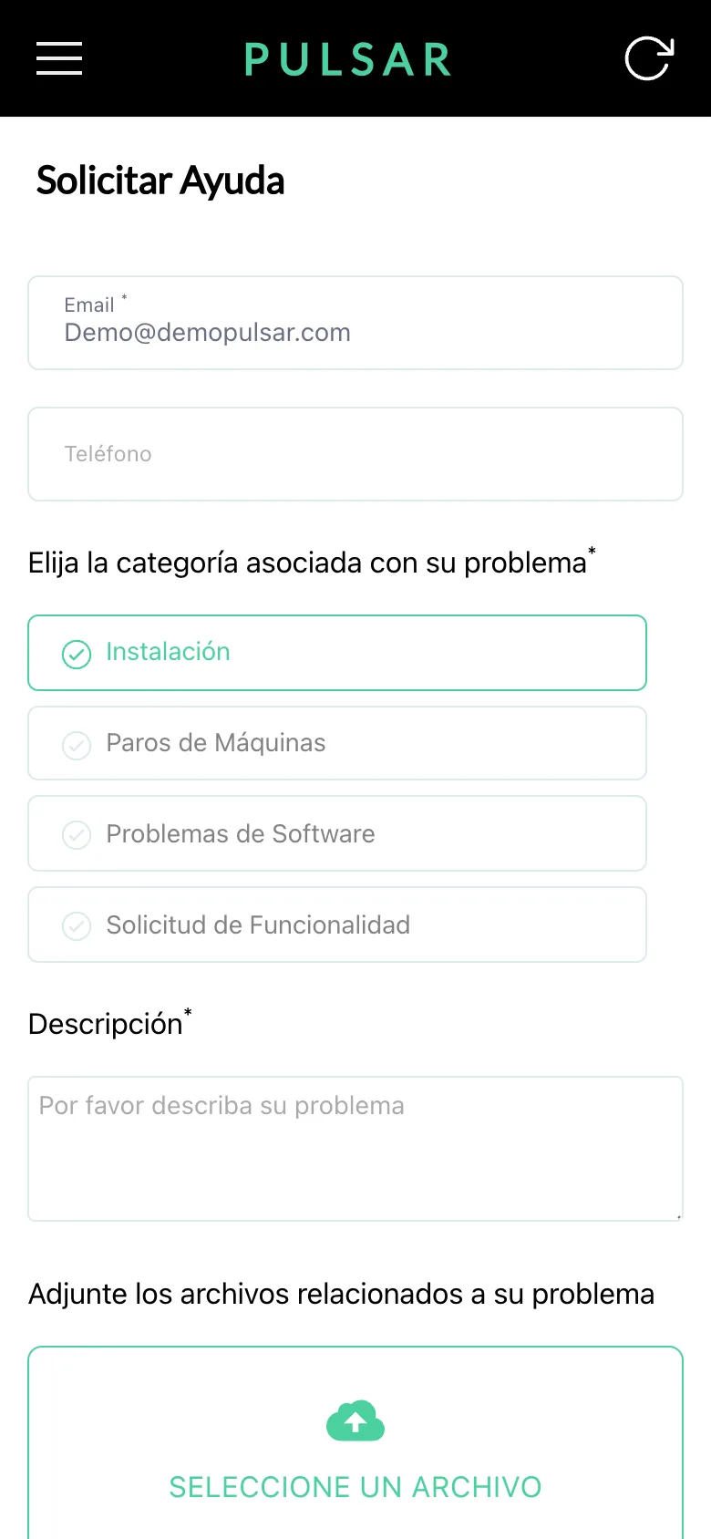 El formulario Solicitar Ayuda de la app móvil, con los campos Email y Teléfono, las cuatro categorías una debajo de otra con Instalación seleccionada, el cuadro Descripción y, abajo, la parte superior del área SELECCIONE UN ARCHIVO.