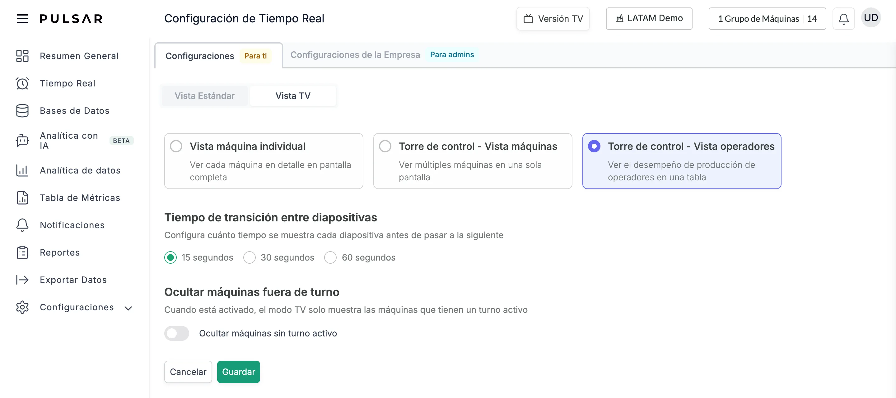 Vista TV con Torre de control - Vista operadores seleccionada, que muestra solo Tiempo de transición entre diapositivas (15 segundos seleccionado, 30 segundos, 60 segundos) y Ocultar máquinas fuera de turno con el interruptor Ocultar máquinas sin turno activo, arriba de los botones Cancelar y Guardar.
